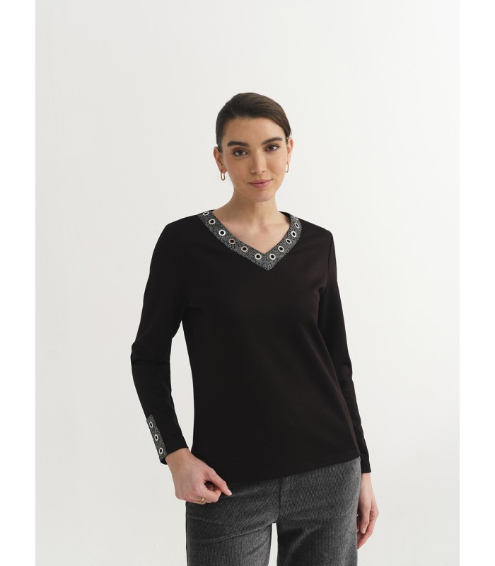 CAMISETA MUJER CUELLO V TACHUELAS AZAY